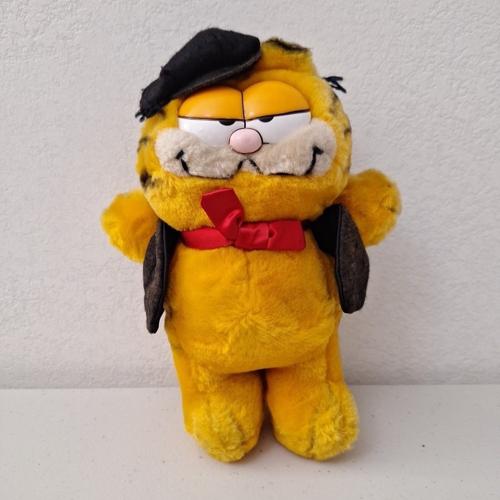 RARE Vtg DAKIN 1981 Garfield Cat French Casanova Plush Stuffed Toy 10"